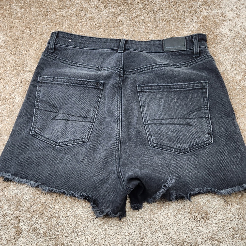 American Eagle Highest Rise 90s Boyfriend Shorts Black Denim Frayed Hem Size 8‎ - Picture 8 of 8